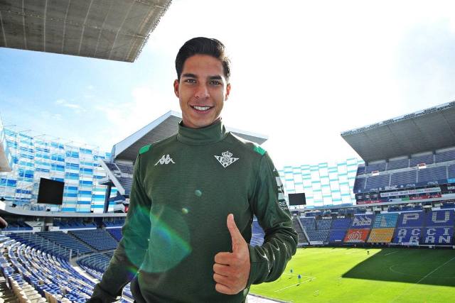 Diego Lainez en el estadio Cuauhtémoc (Mexsport)