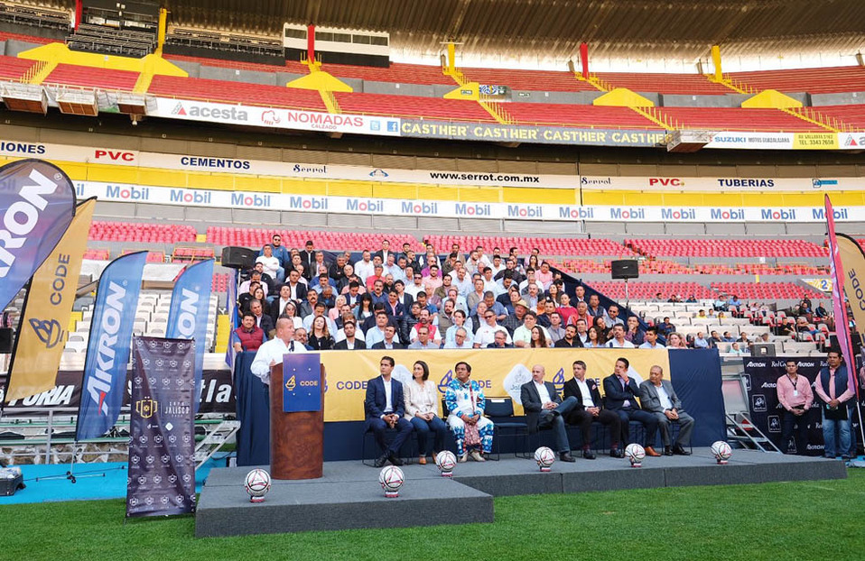 Autoridades como el gobernador de Jalisco, Enrique Alfaro y el presidente municipal Ismael del Toro estuvieron presentes en la presentación de la Copa