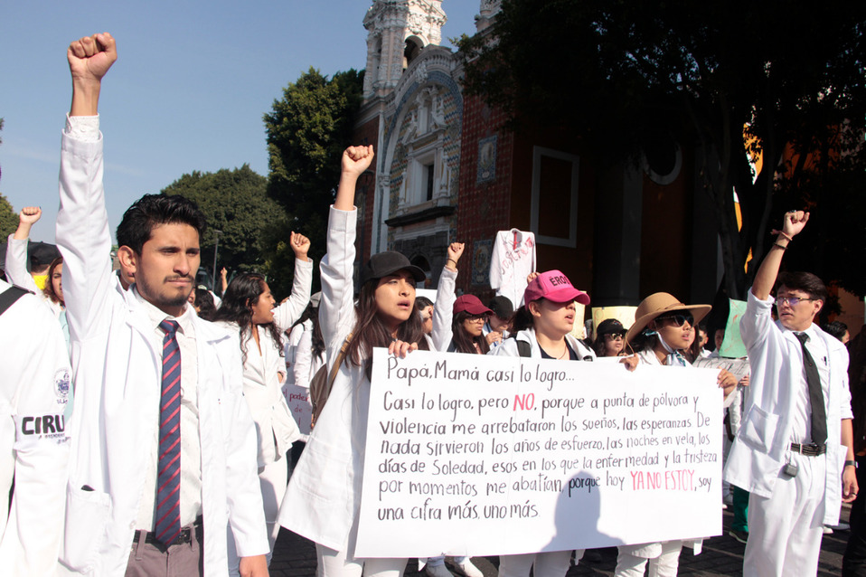 Avalan apoyo y facilidades para que estudiantes participen en #MegaMarchaUniversitaria.  (Melanie Torres)