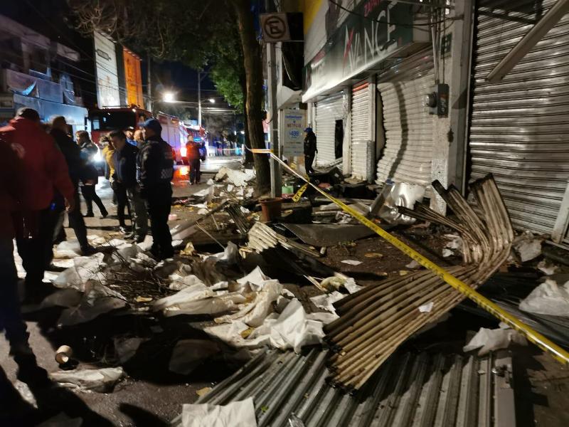 La explosión dañó tres locales cercanos. (Especial)