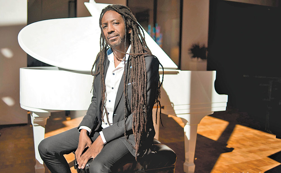 La serie iniciará el sábado 28 de marzo con el pianista cubano Elio Villafranca. (Kasia Idzkowska)