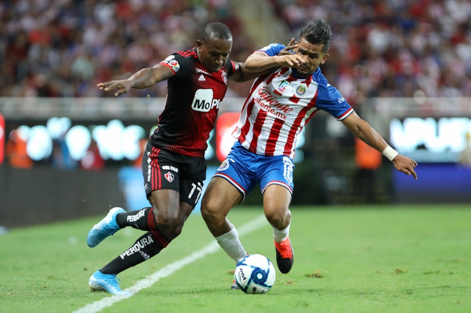 Chivas y Atlas se enfrentan en una edición más del Clásico Tapatío (Imago7)