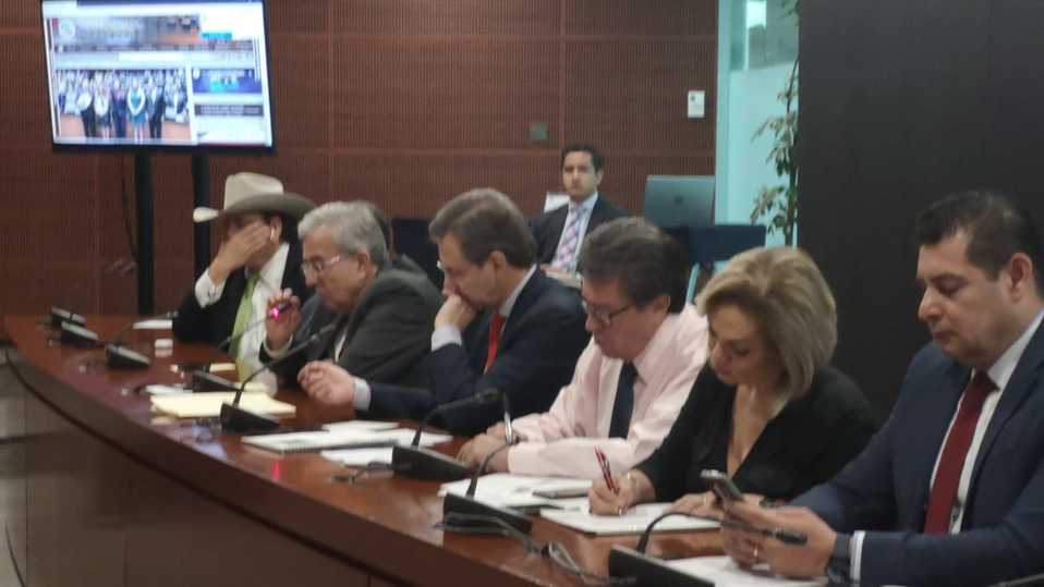 Esteban Moctezuma se reúne con senadores de Morena. (Silvia Arellano)