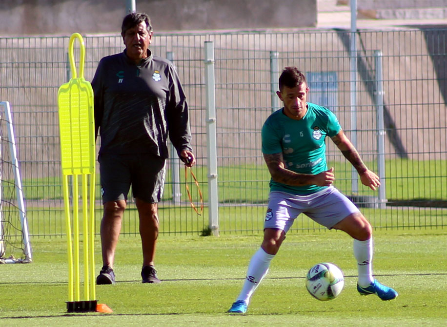 El goleador uruguayo ya ha sido parte del proceso de la selección charrúa. (Martín Piña)