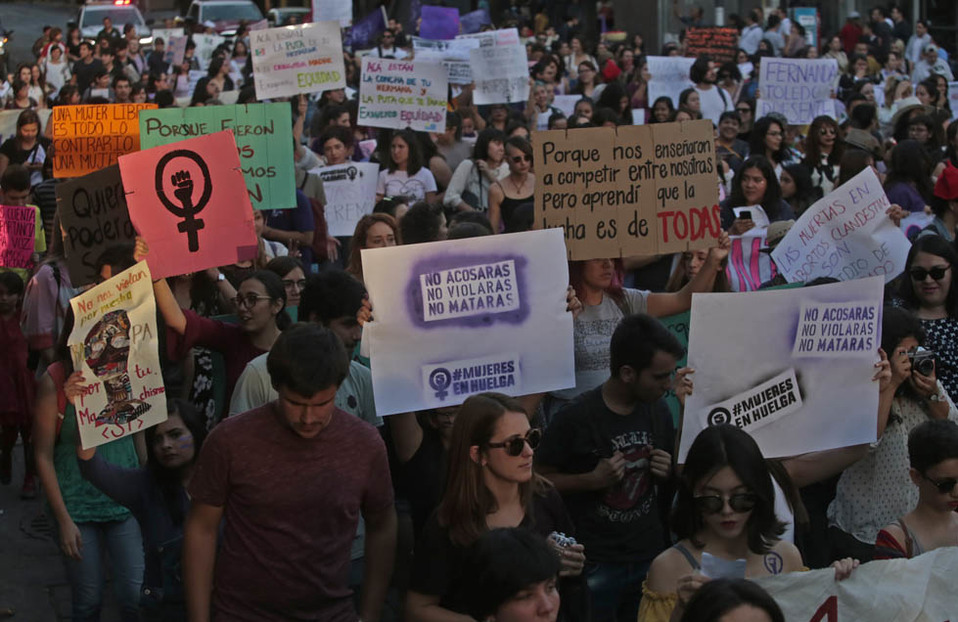 Marcha de mujeres en Guadalajara (Fernando Carranza)