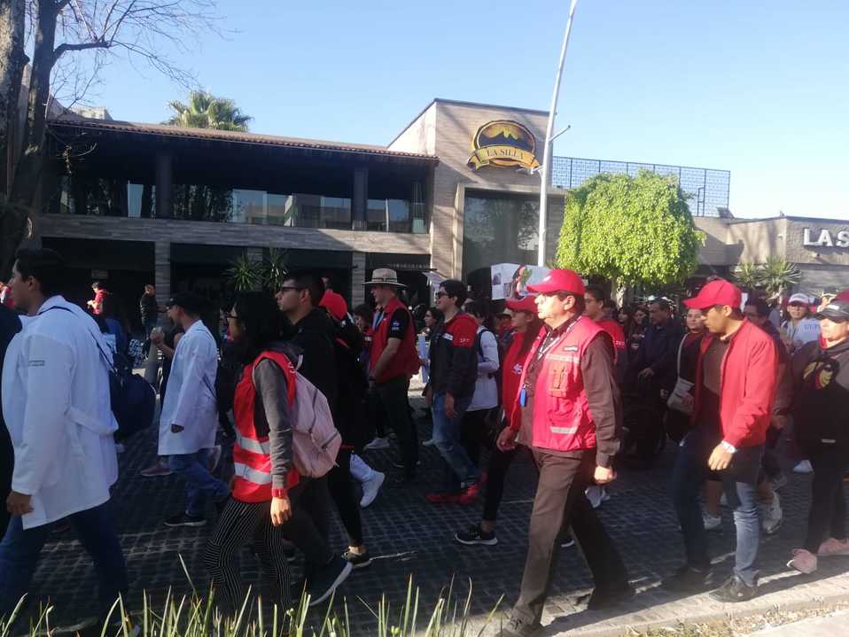 Participan rectores de universidades privadas y públicas en #MegaMarchaUniversitaria. (Jaime Zambrano)