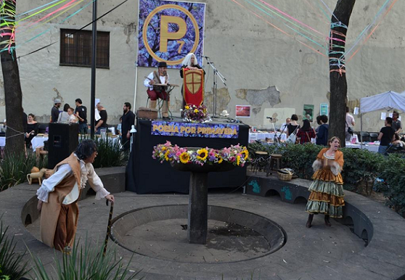 'Poesía por primavera' se celebra en la Plaza San Jerónimo (Jesús Alejo Santiago)