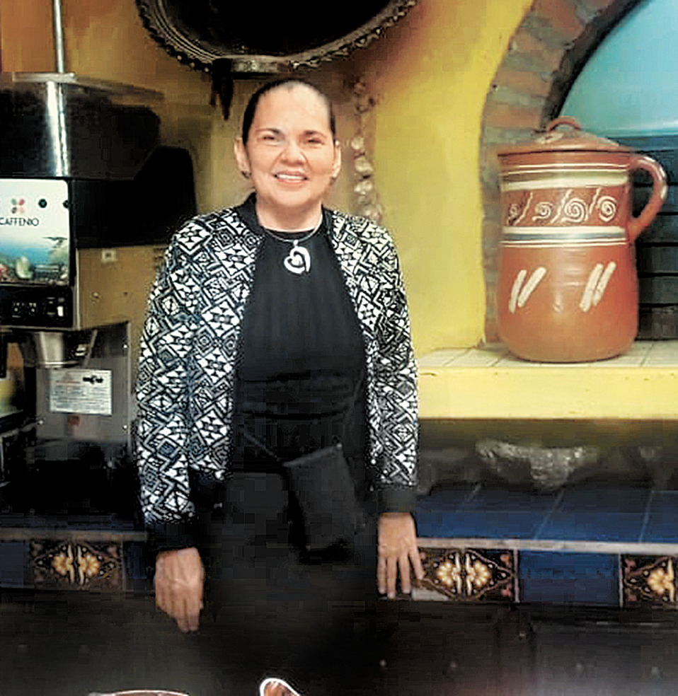 “La política me desagrada, solo que veo un cochinero”: Lorena Hinojosa Oliva. (Especial)