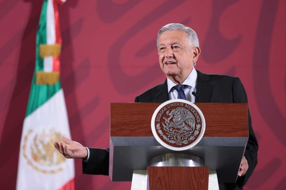 El Presidente hizo un llamado a los medios para conducirse con profesionalismo. (Jesús Quintanar)