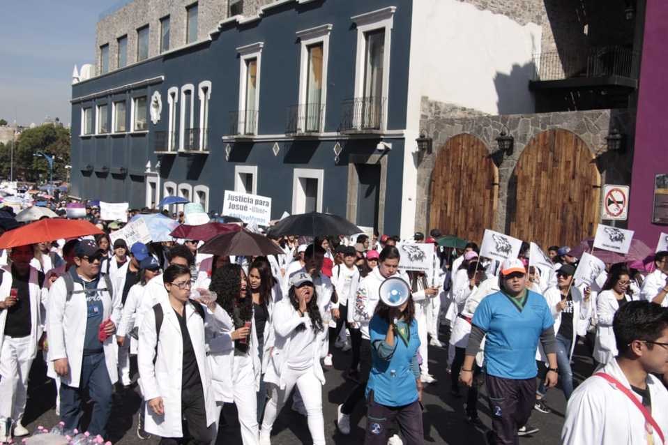 Si no pueden, renuncien: estudiantes entregan pliego de 21 demandas. (Melanie Torres)