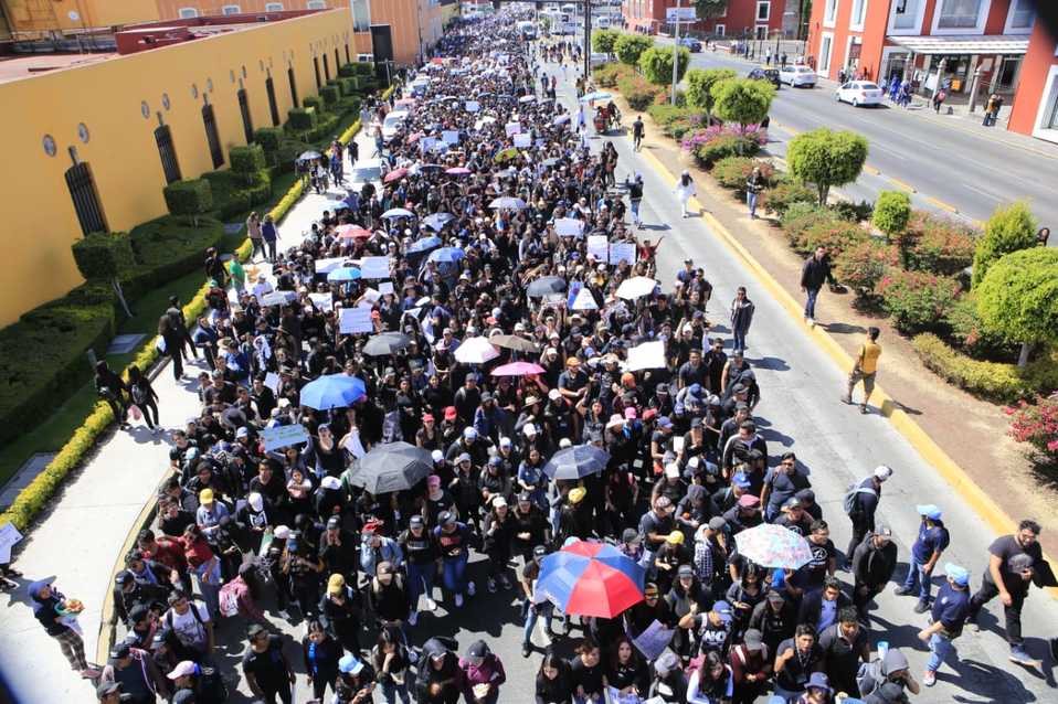 Saldo blanco tras la Mega Marcha Universitaria. (Andrés Lobato)