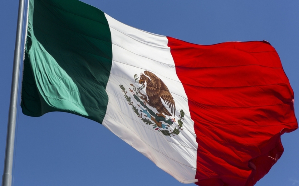 SEDENA birndará los honores para bandera caída