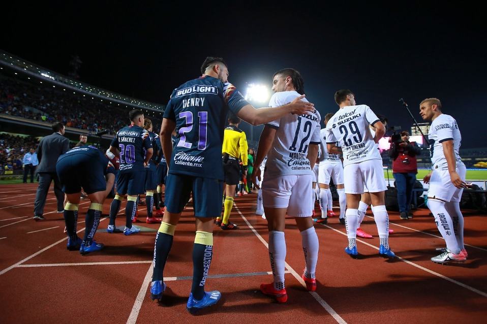 América hace homenaje a mujeres en partido contra Pumas (Imago7).