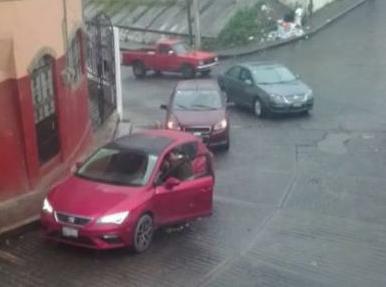 Asesinan a hombre minutos después de dejar a su hijo en el kinder en Huauchinango . (Especial)