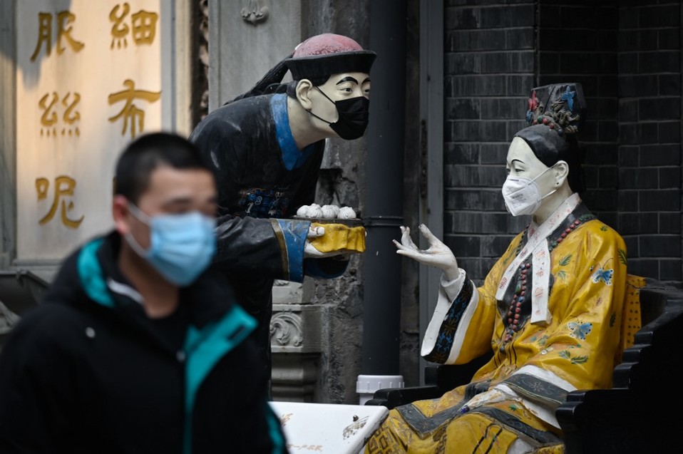 China ha registrado una disminución de casos y de muertos por Covid-19. (AFP)