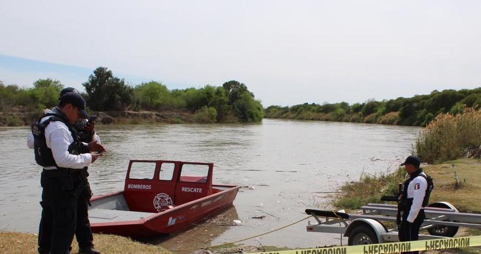 Rescatan cuerpo de presunto migrante ahogado.