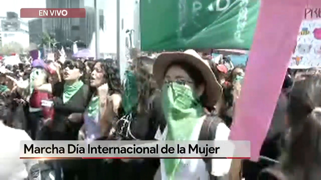 Entre consignas y gritos de justicia, inició la marcha del Día de la Mujer