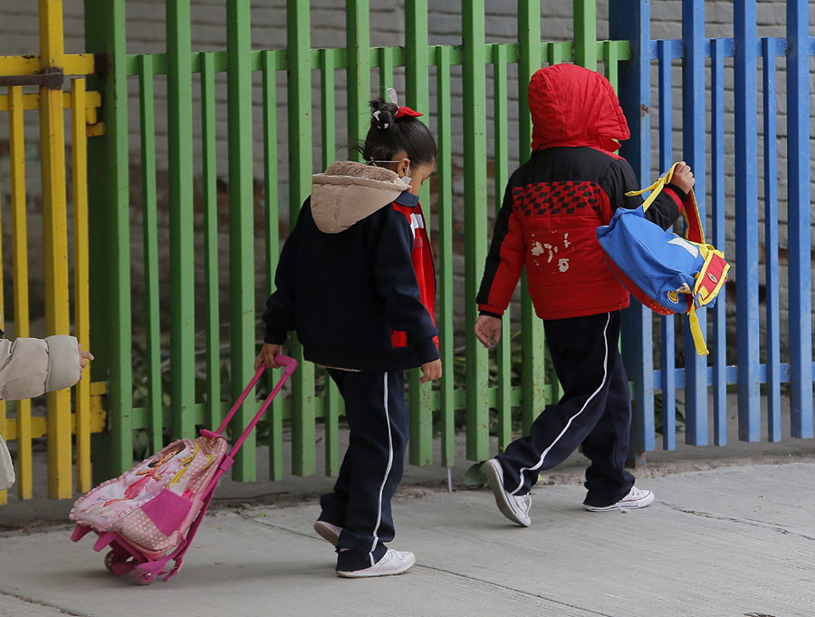 Debido a que el 99% son mujeres maestras, se cancelarán las clases a nivel preescolar en Durango. (Archivo)