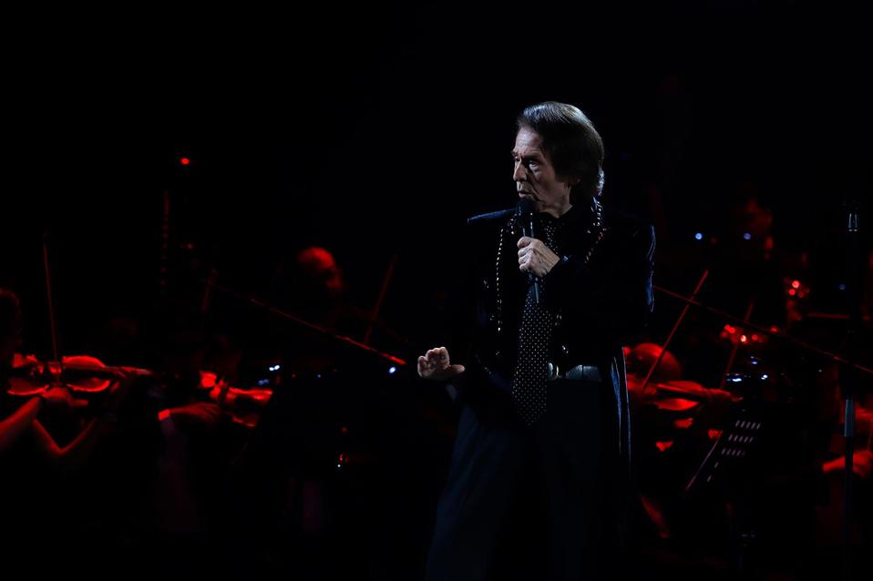 Raphael ofreció una gran noche en el Telmex. (Cortesía)