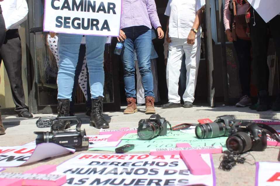 Las periodistas marcharon en Chilpancingo. (Rogelio Agustín Esteban)