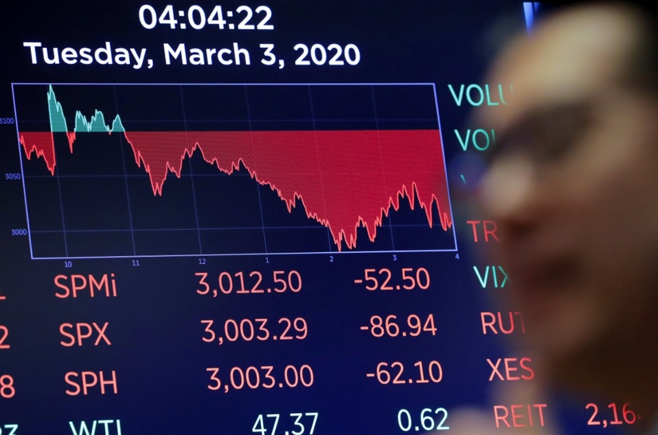 Wall Street y BMV caen (Reuters)