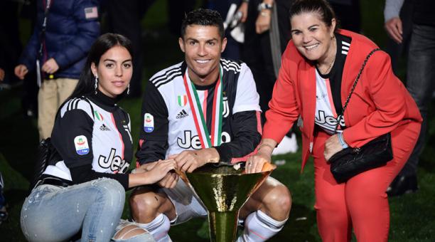 Cristiano Ronaldo celebra la Serie A 2018-2019 con su familia (AFP)