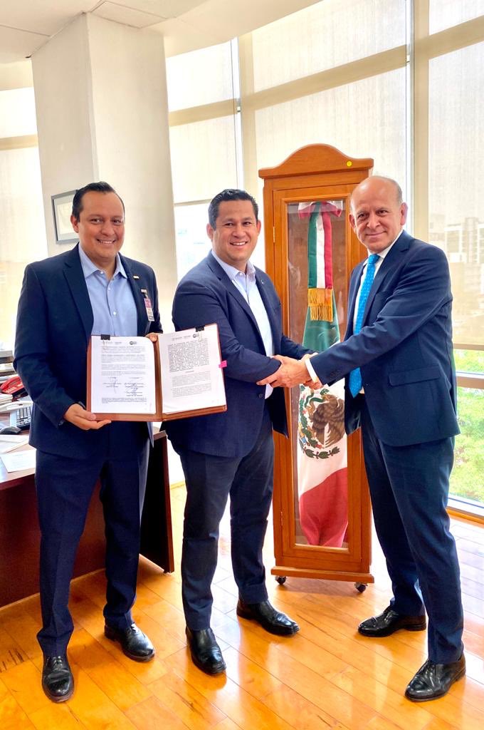 Firman convenio de no adhesión al Insabi. Foto: Redes