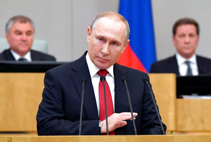 Putin, se mostró hoy dispuesto a seguir en el Kremlin cuando concluya su actual mandato en 2024. (AP)