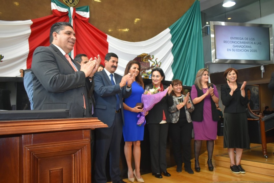 Alejandro Encinas dijo que atenderá cada una de las demandas planteadas por el Movimiento Estatal de Mujeres de Chihuahua. (Especial)