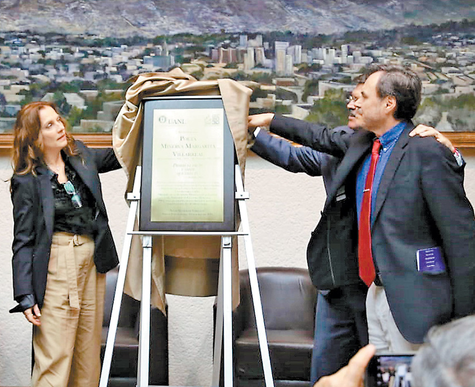 En la Capilla Alfonsina de la UANL se develó una placa en su honor. (Jorge López)