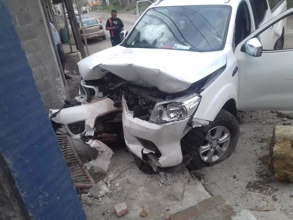 Choca auto en Altamira (Foto/ANAHY MEZA)