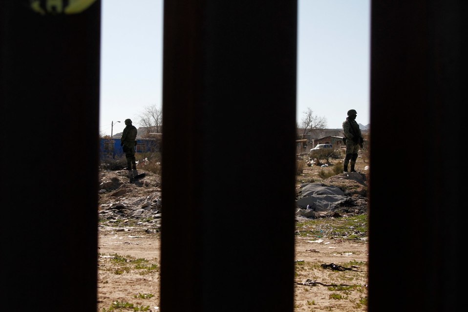Los migrantes tendrán que esperar en México hasta su respuesta de asilo. (AP)