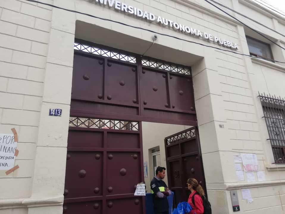 Regresan a clases unidades académicas de BUAP CU; Psicología y Comunicación siguen en paro. (Jaime Zambrano)