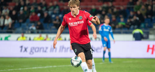 Timo Hübers, del Hannover 96, primer jugador contagiado de coronavirus (Hannover 96)
