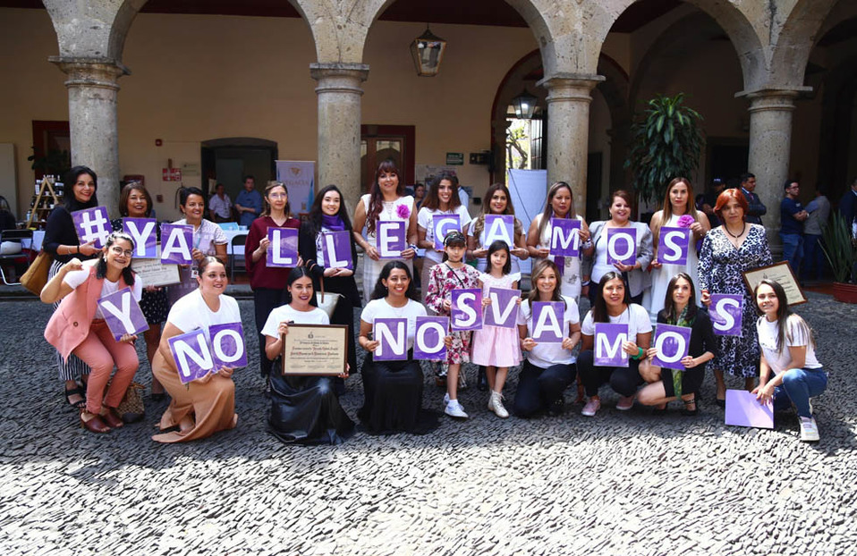 Activistas y organizaciones reciben el Premio Hermila Galindo durante la Sesión Solemne (Especial)