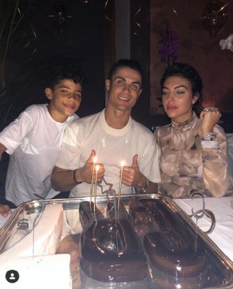 Cristiano Ronaldo celebra su cumpleaños 35 junto a su familia (Instagram @cristiano)