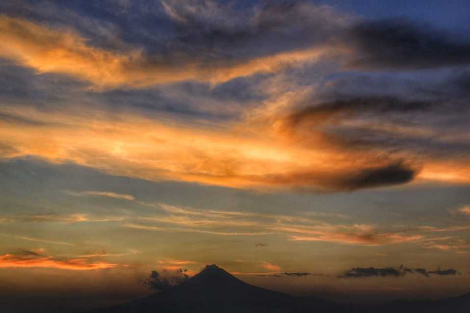 Más de 170 exhalaciones registró el volcán Popocatépetl en las últimas 24 horas. (Andrés Lobato)