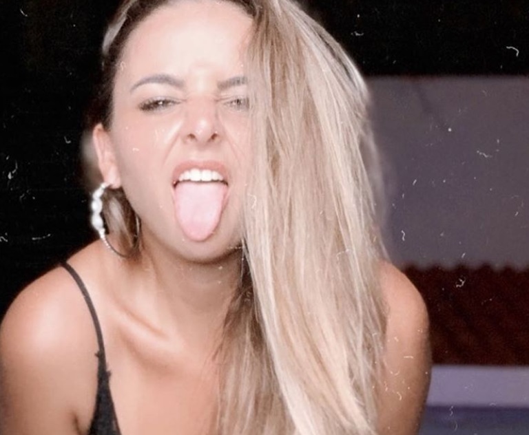 Hermana de Danna Paola luce al natural en la playa. (Instagram)