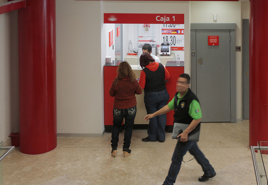 El juez ordenó fuera de la ley embargos y apertura de bóvedas a bancos. (Archivo)