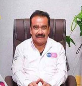 Rogelio López González, director de Centro de Salud de Santiago Maravatío. Especial