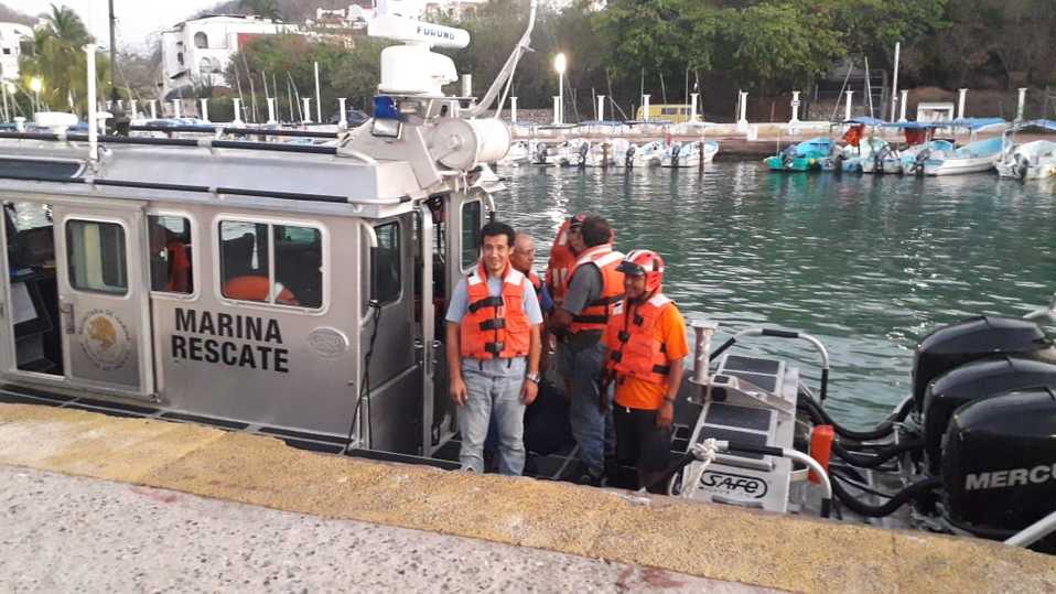 Los tripulantes fueron rescatados por personal de la Secretaría de Marina. (Óscar Rodríguez)