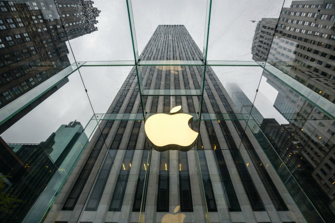 Apple (Shutterstock).