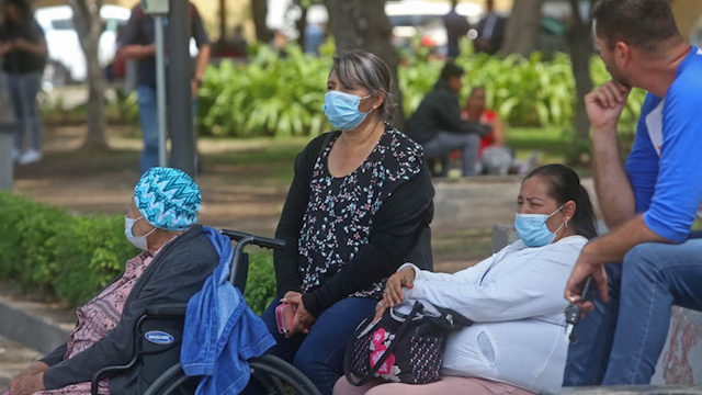 Jalisco pospone eventos y UdeG suspende clases presenciales