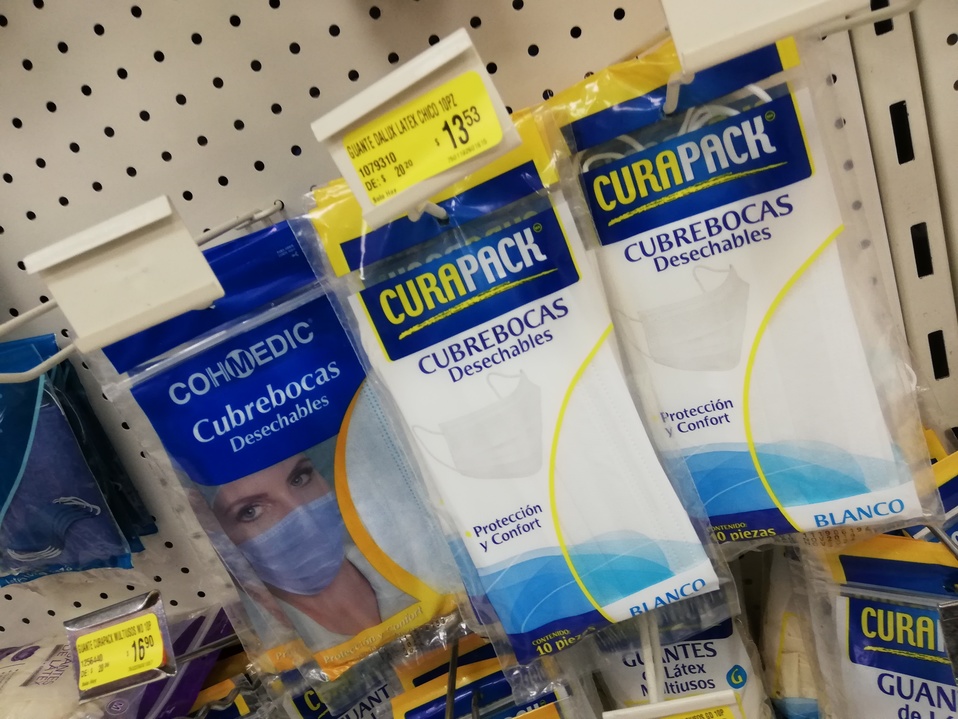 Recomendó dejar el material como cubre bocas, papel higiénico para las personas que probablemente estén contagiadas. (Roberto Alanís)