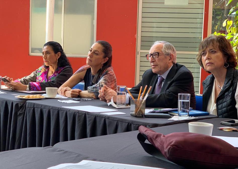 Sheinbaum se reunió con médicos y científicos por el coronavirus. | Karina Palacios