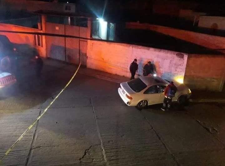 Las víctimas circulaban en un vehículo Honda blanco y fueron interceptadas por sujetos que viajaban en motocicleta. (Especial)