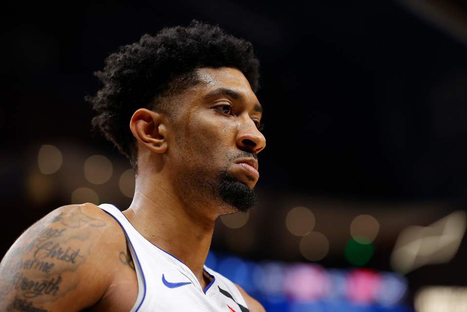 Christian Wood de los Detroit Pistons, positivo en coronavirus (AFP)