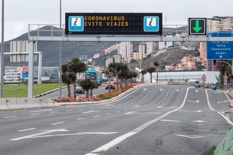 Todos los comercios no esenciales, escuelas, museos, restaurantes y centros deportivos están cerrados en toda España. (EFE)