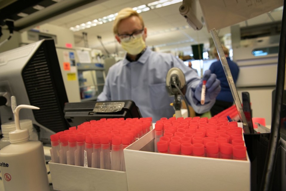 Algunos de las soluciones al coronavirus serán hasta finales de año o el 2021. (AFP)