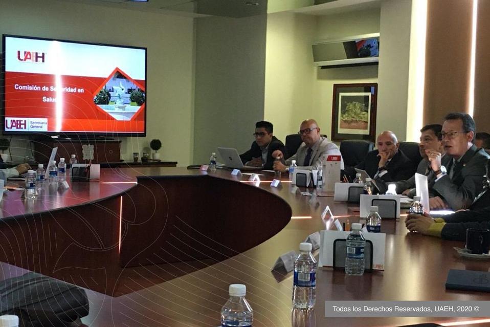 Las autoridades universitarias se reunieron para tratar el tema de la contingencia. (Cortesía)